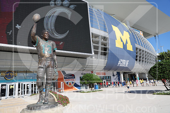 NCAA Football 2022: Orange Bowl: Michigan  00:00 Georgia